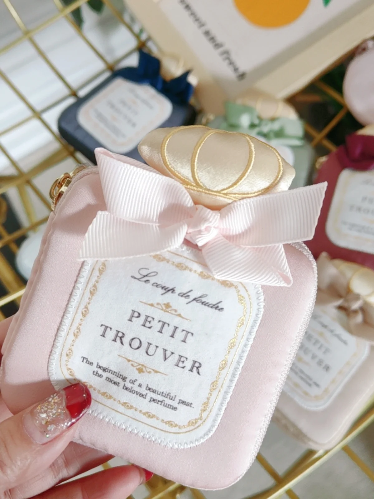

Portable Travel Jewelry Storage Box aron Colors Japanese Sle Perfume Bottle ape Ring Nelace Organizer