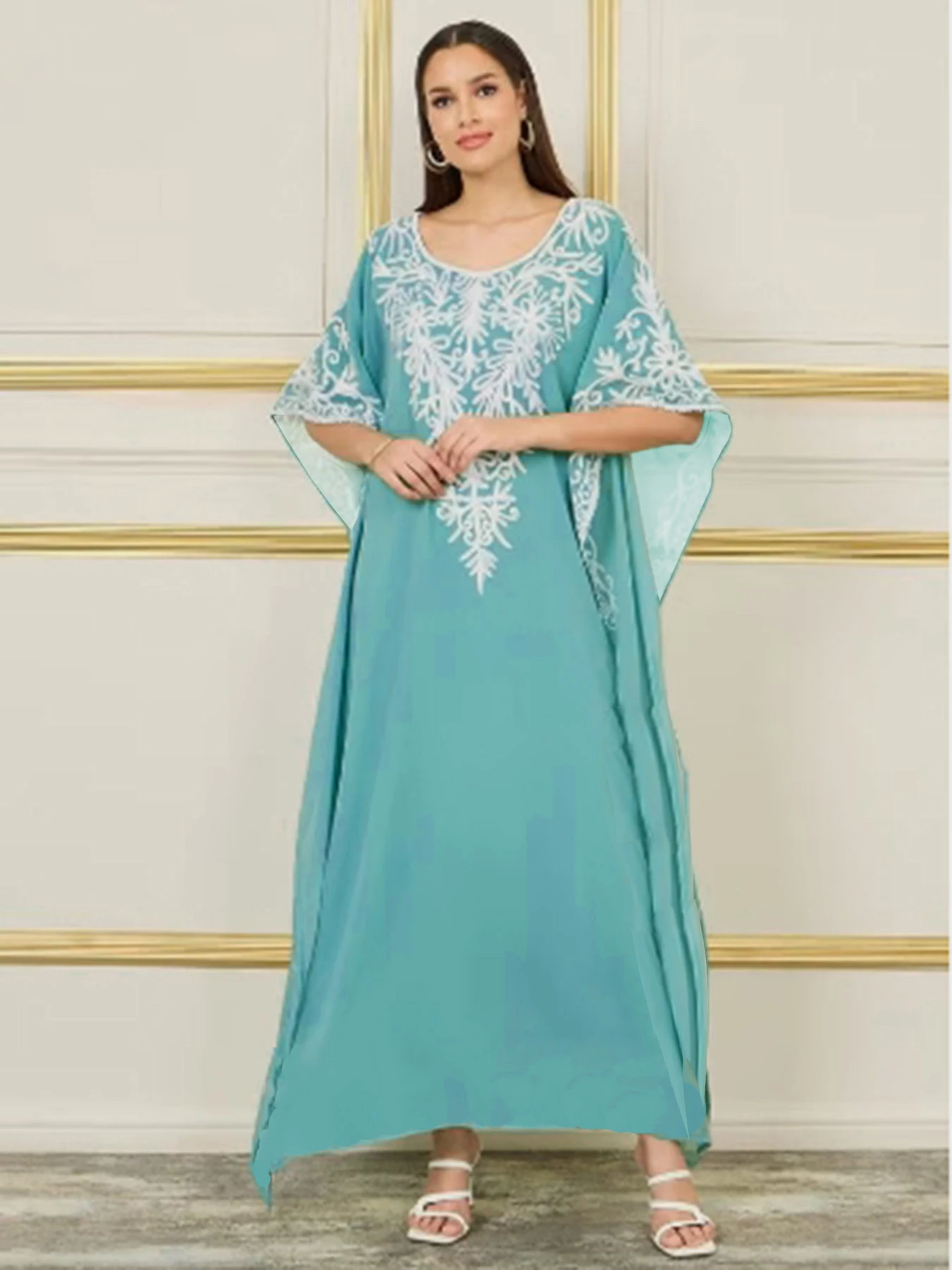 

Новая коллекция весна-лето 2026: огромная распродажа женской одежды больших размеров, универсальные платья для пышных фигур, элегантные богемные платья.