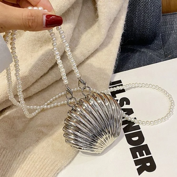 

Portable Luxury Women Dinner Bag Pearl Chain Crossbody Bag Mini Shoulder Bag Metal Shell Shape Lipstick Bag Summer