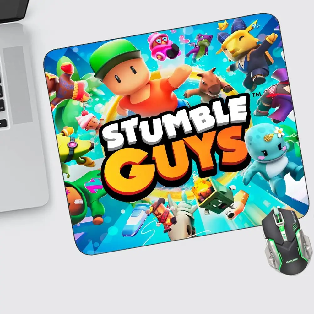 

Stumbles Guys Mouse Pad Small Gaming Accessories Keyboard Computer Offices Desk Mat Pc Gamer Non-slip Rubber Mousepad