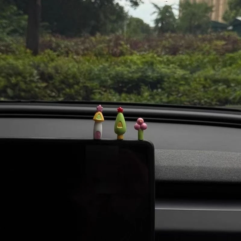 

Cartoon Style Vehicle Decor，Cute Dashboard and Motorcycle Ornament，Travel Buddy，Playful Screen Top Accent