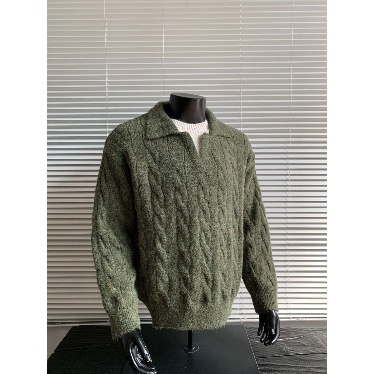 Locker sitzender Strickpullover mit Kragen, gefälschtes zweiteiliges Design, Herren-Herbst-Winter-Neue SLE, lässig, bequem, Polyesterfaser