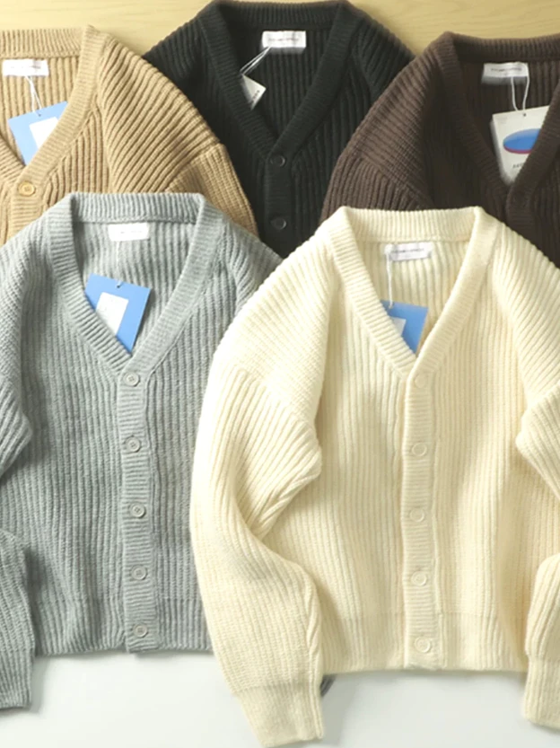 

Мягкий вязаный кардиган с длинными рукавами и V-образным вырезом для мужчин: комфортный, дышащий, в европейском стиле, повседневный модный свитер-жакет для осени