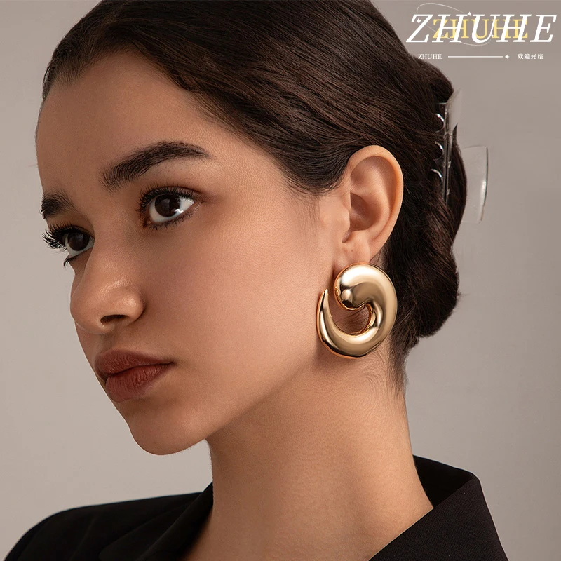 

Edgy Jewelry Accessories Curved Hoop Earrings for Women & Men, Chic Ear Cuffs Combo Fashion Accessories