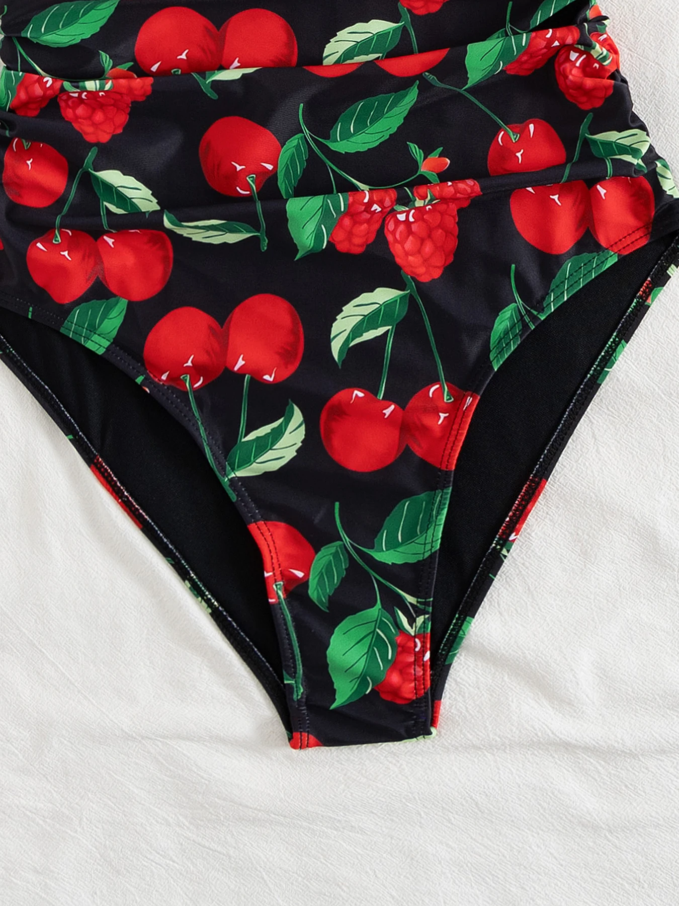 Strój kąpielowy jednoczęściowy z seksownym nadrukiem wiśni na rok 2025, asymetryczny krój, idealny na plażę, imprezy przy basenie, letnie wyjazdy i wakacje.