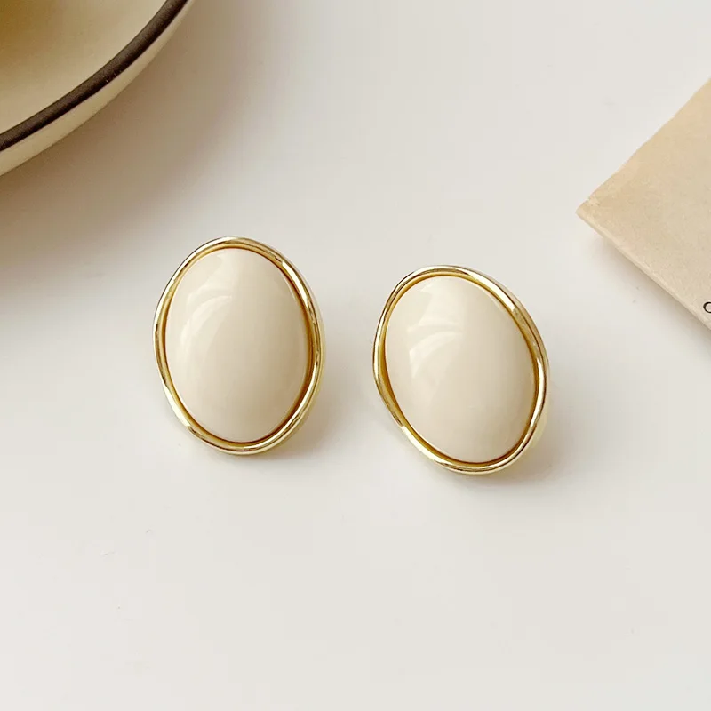 Trendy White Geometric Acrylic Metal Earrings For Women OL Holiday Fashion Jewelry Ear Stud Accessories E215