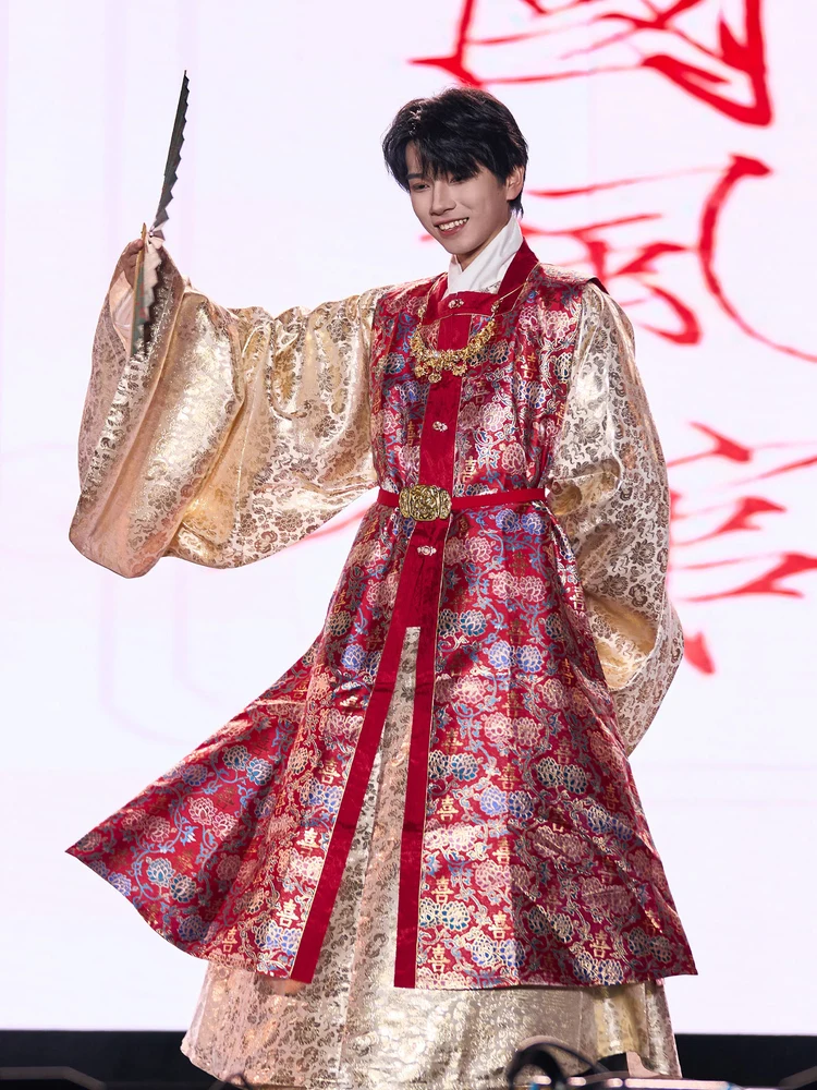 ming-dynas-hanfu-wedding-clothes-red-double-lotus-patterned-imitation-eup-flower-square-collar-adult-chinese-wedding