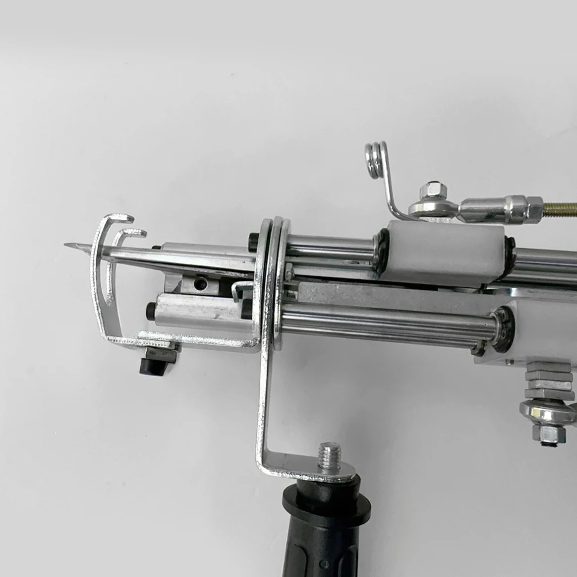 2026-The Duo Plus, with a Pile Height of 20-45mm, Is One of the Few Long Pile Tufting Guns and It Is Also a 2-in-1 Model.