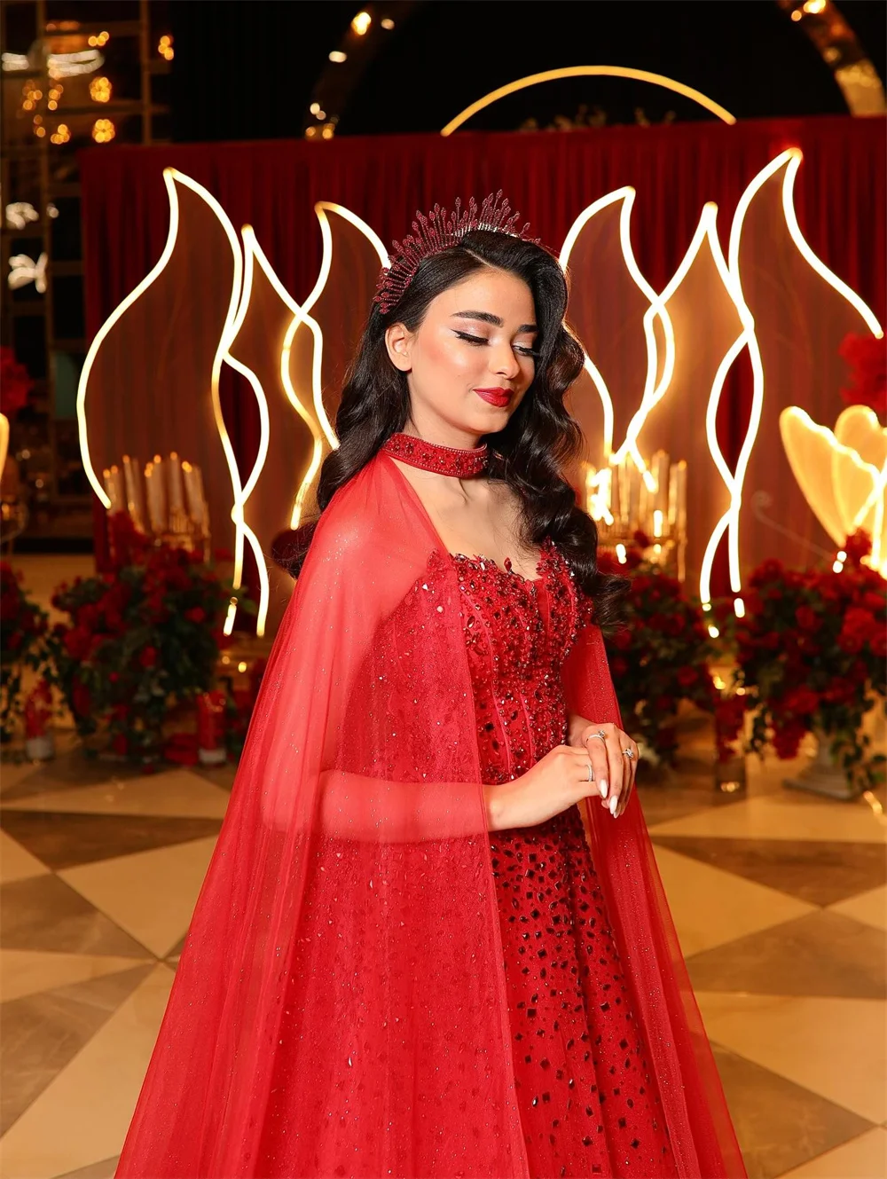 Tóquio personalizado vermelho querida necklink vestidos de casamento xale a linha diamante vestidos de noiva elegante tribunal trem vestidos de casamento