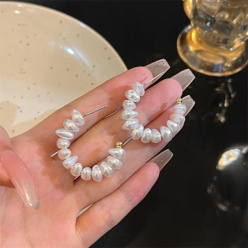 2023 New C-shaped Imitation Pearl Earring Fashion Design High-end Hoop Earrings for Women Trendy Jewelry Elegant Jewelry Gift