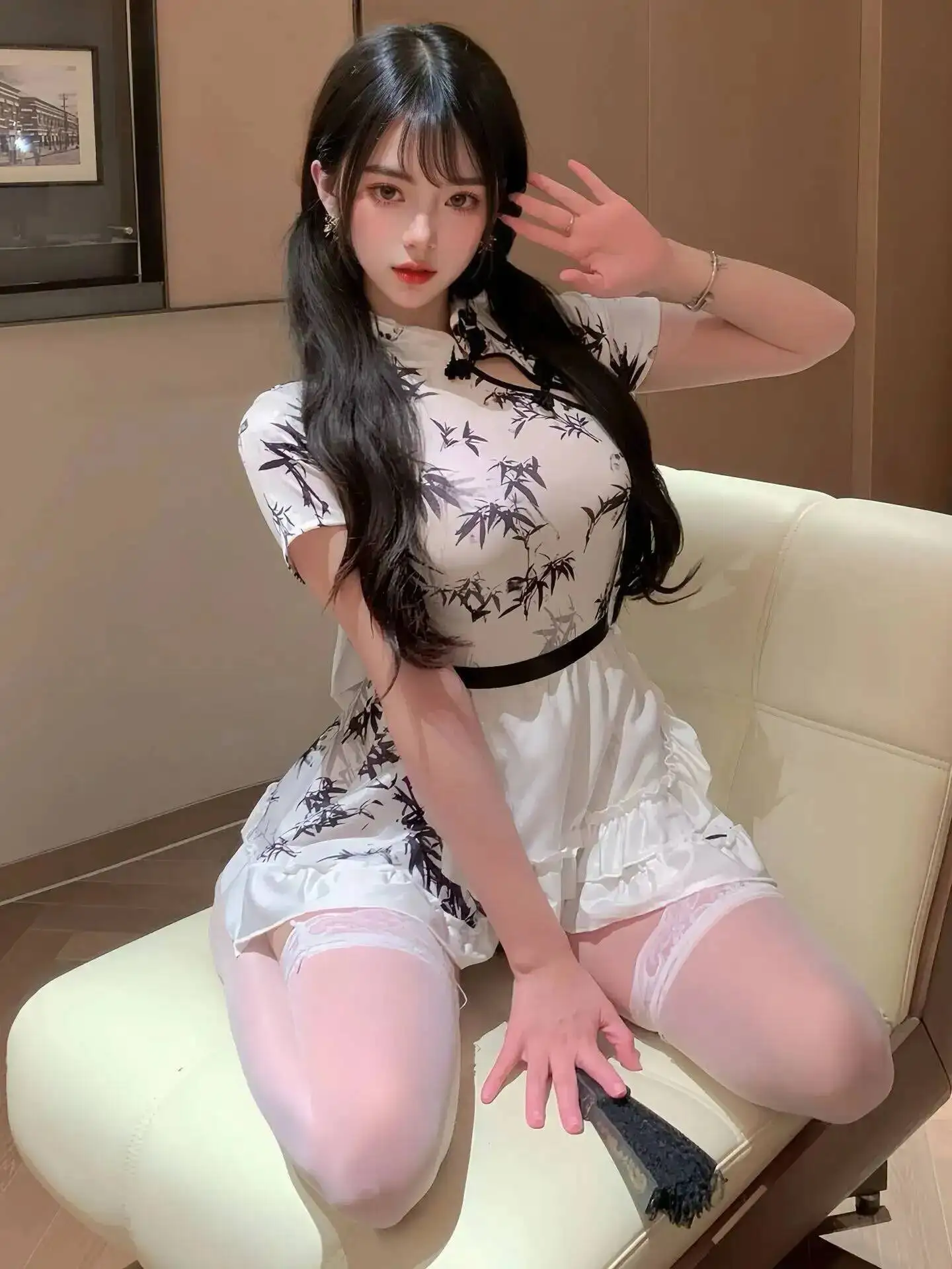 Abito cheongsam sexy con stampa di bambù con inchiostro in stile cinese Bowknot Il grembiule e la gonna della cameriera è rugoso all'estremità affascinante X1NC