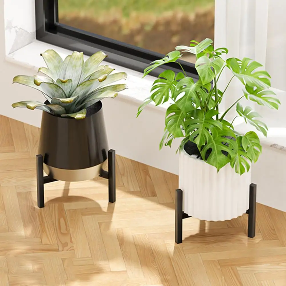 Plant Stand Outdoor Flowerpot Stand Adjustable Metal Plant Stand with Non-slip Feet Heavy Duty Triangular Flowerpot Holder