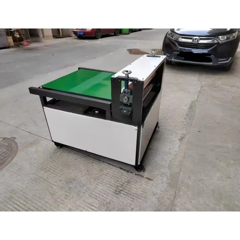 Affettatrice a nastro trasportatore per macchina per appiattire rulli a velocità regolabile per macchine per la produzione di prodotti in carta