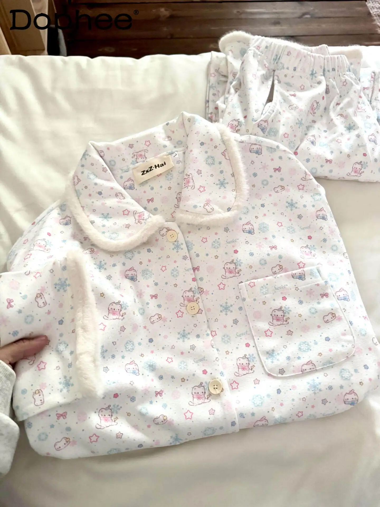 

2025 New Cartoon Cat Autumn Winter Long Sleeve Pajamas Thickened Wearable Loose Casual Homewear Set for Women