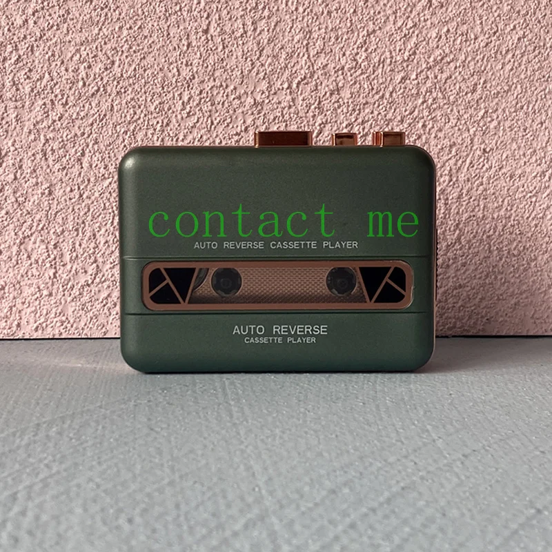 レトロなポータブルプレーヤー ピンクゴールドのレトロなポータブルカセットプレーヤー80年代の新