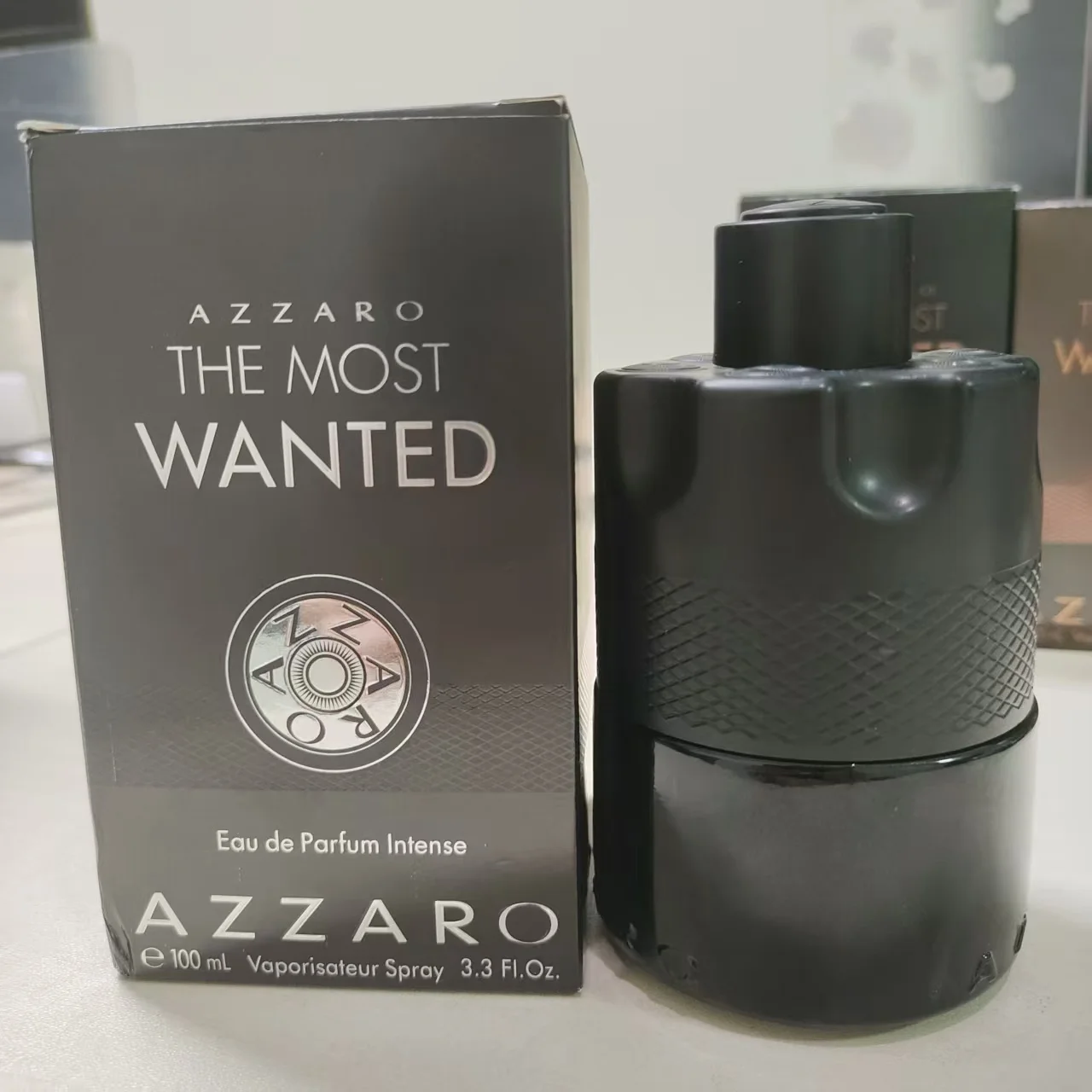 

Azzaro — самый популярный Azzaro Eau De Parfum, мощный спрей, мужские духи 3,4 унции.