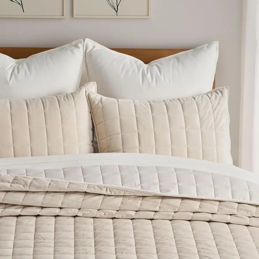 

Pearl Velvet Quilt King Size Bedding Sets, Luxurious Soft Velvet Comforter Set, Lightweight Box Stitching Oversized Bedspread Co