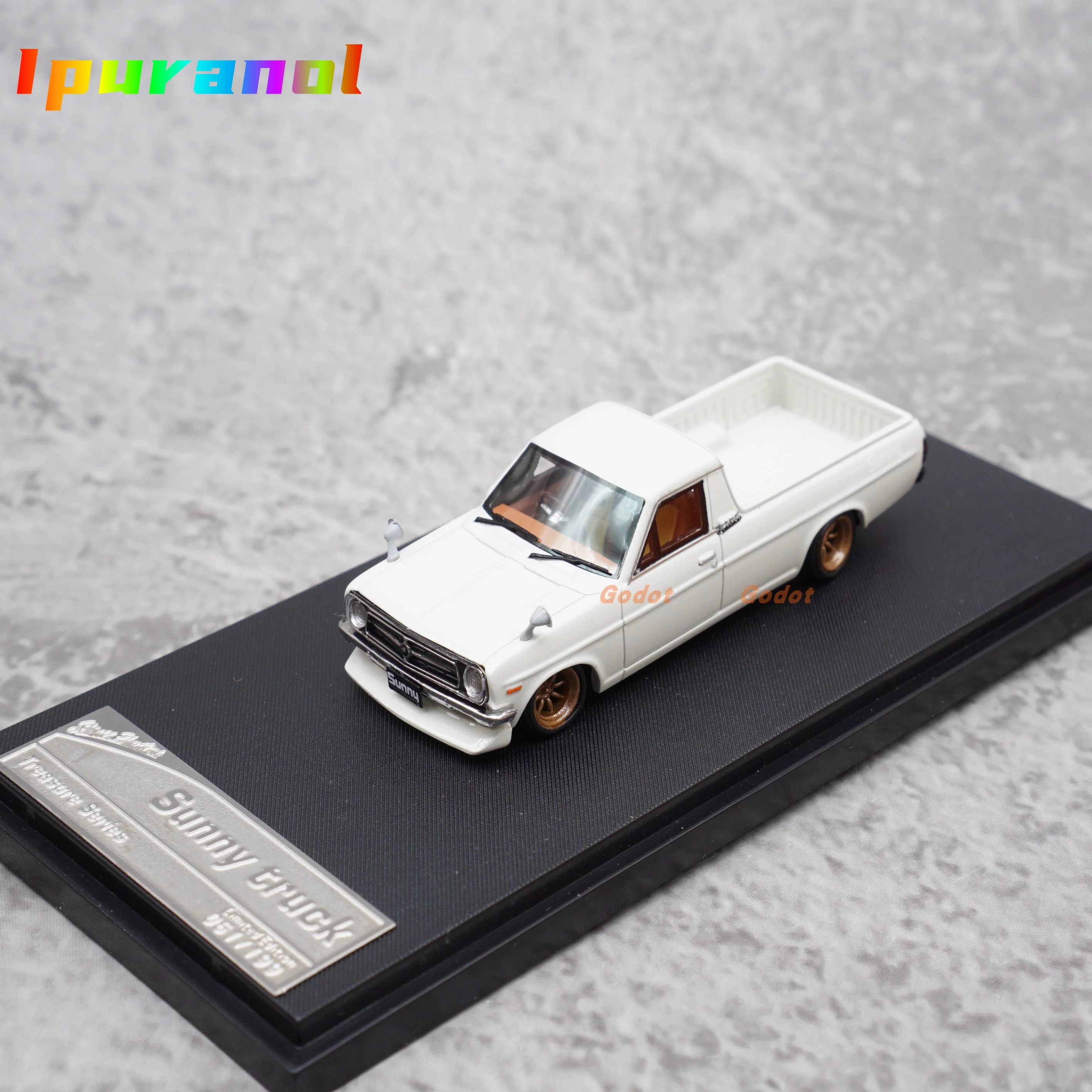 1:64 Stance SH Datsun Pickup truck transport resin model car decoration toy high-end Datsun