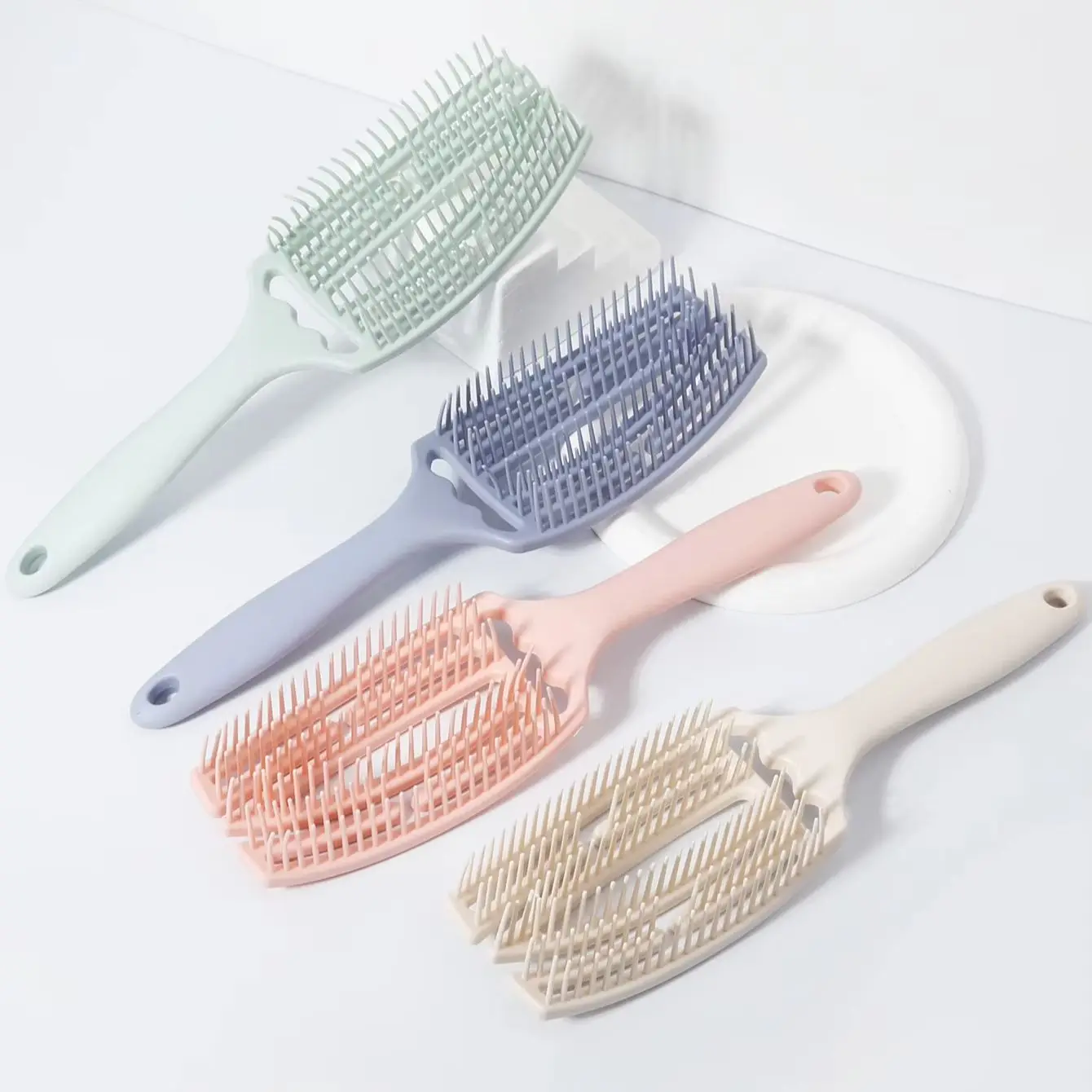 Professional Octopus Hollowed out Straight Hair Comb with Curved Design, Suitable for All Hair Types, Special for Real Hair Wigs