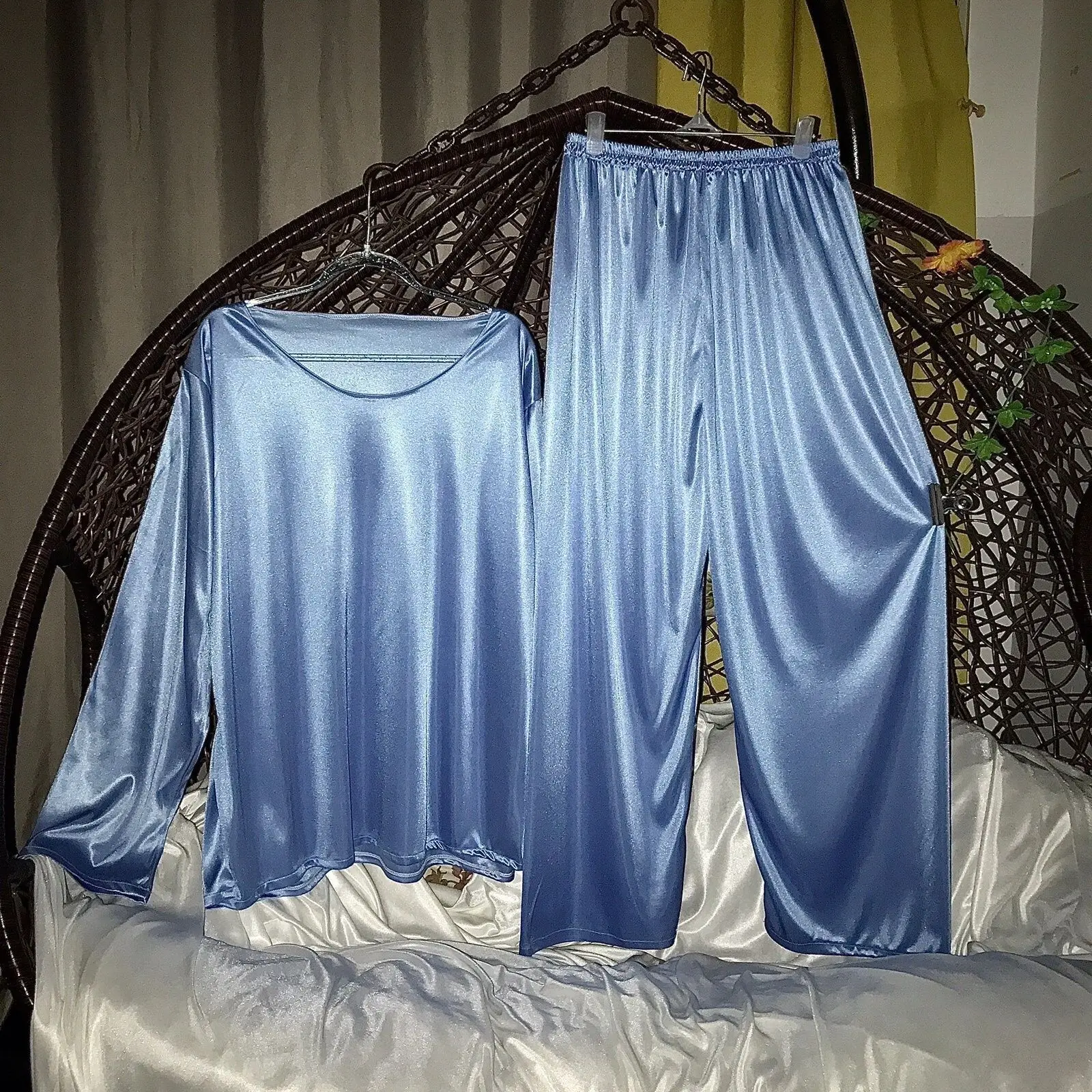 

Комплект из 2 предметов из глянцевого ледяного шелка унисекс, топ с длинными рукавами, штаны для сна, низ