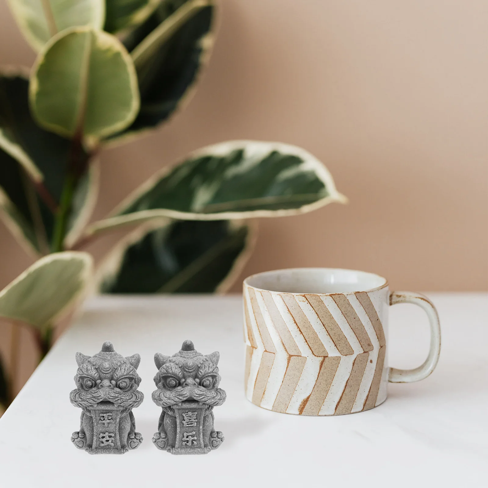 

1 Pair 11Cm Sandstone Lion Statues Mini Guardian Sculptures Home Office Decor Lion Decoration Chinese Style