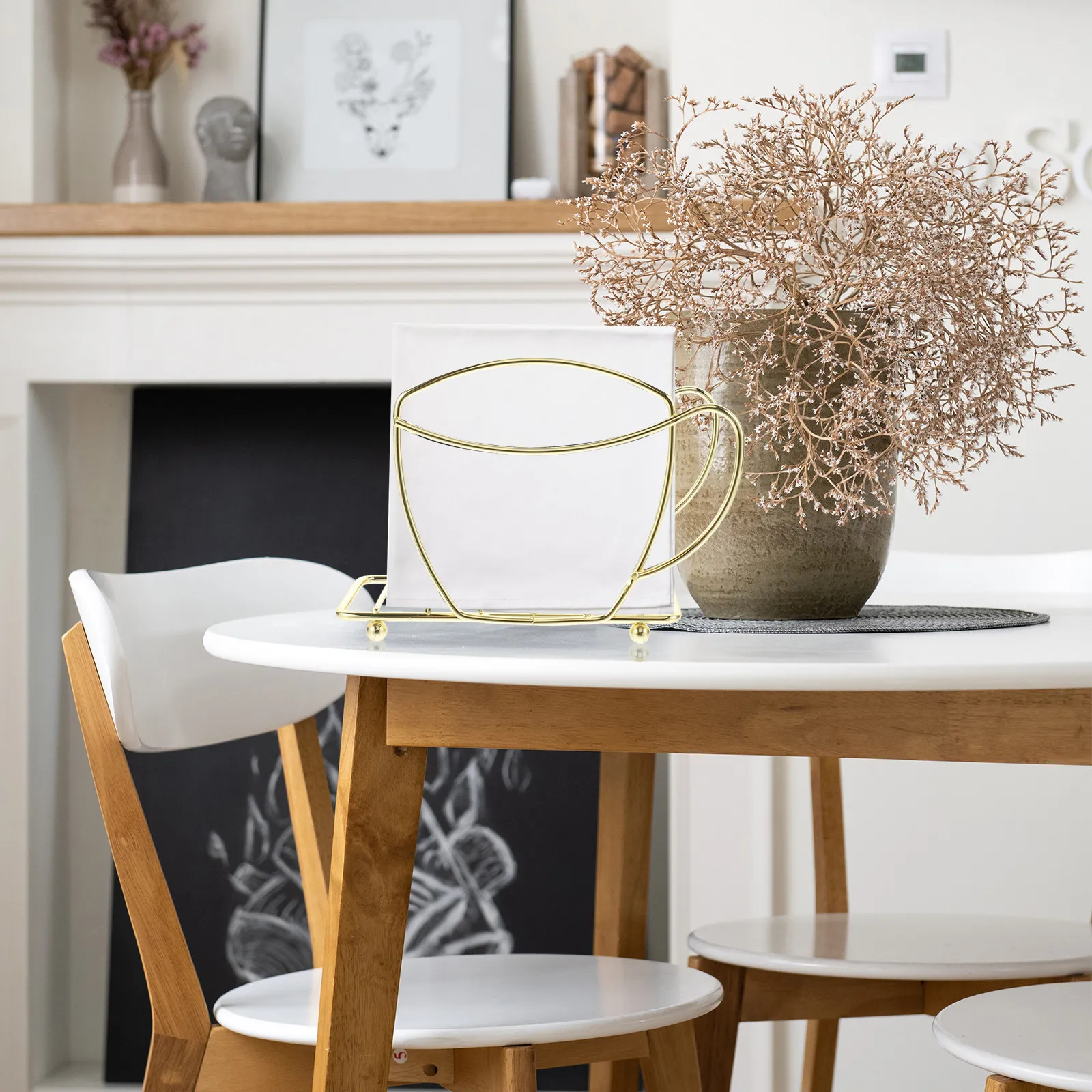 

Декоративная напольная подставка для салфеток из полого железа: устойчивый держатель для кухонного, обеденного или спального стола