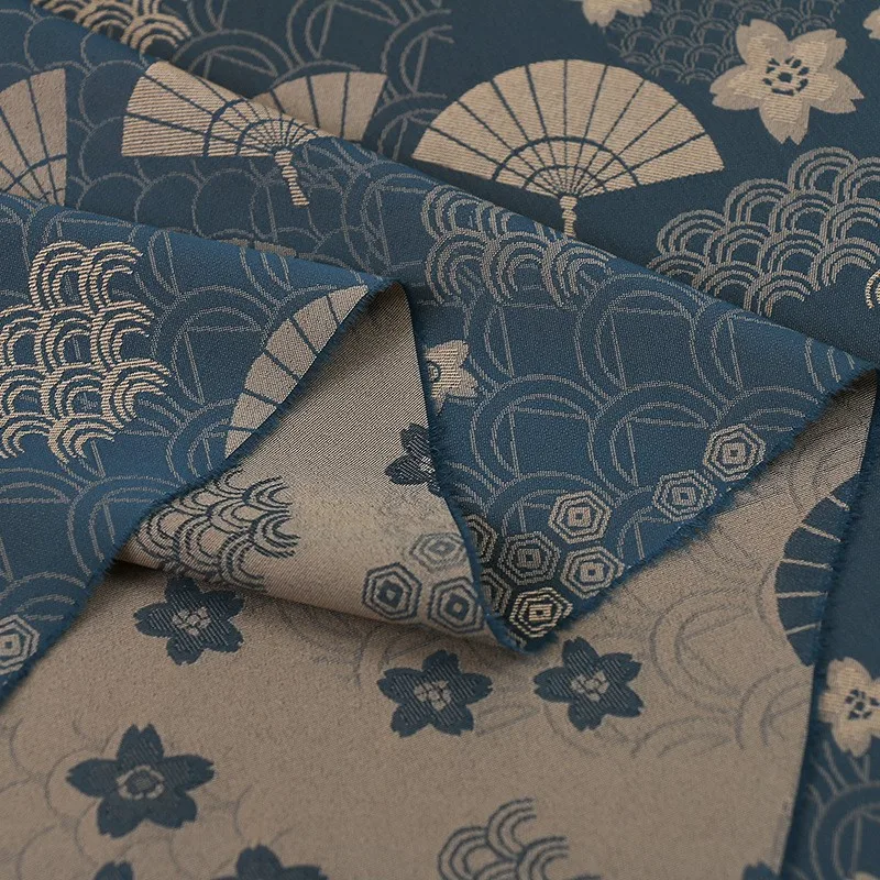 ผ้า jacquard พัดลมสีน้ําเงินและสีขาวสองสีสไตล์โบราณ Hanfu cheongsam