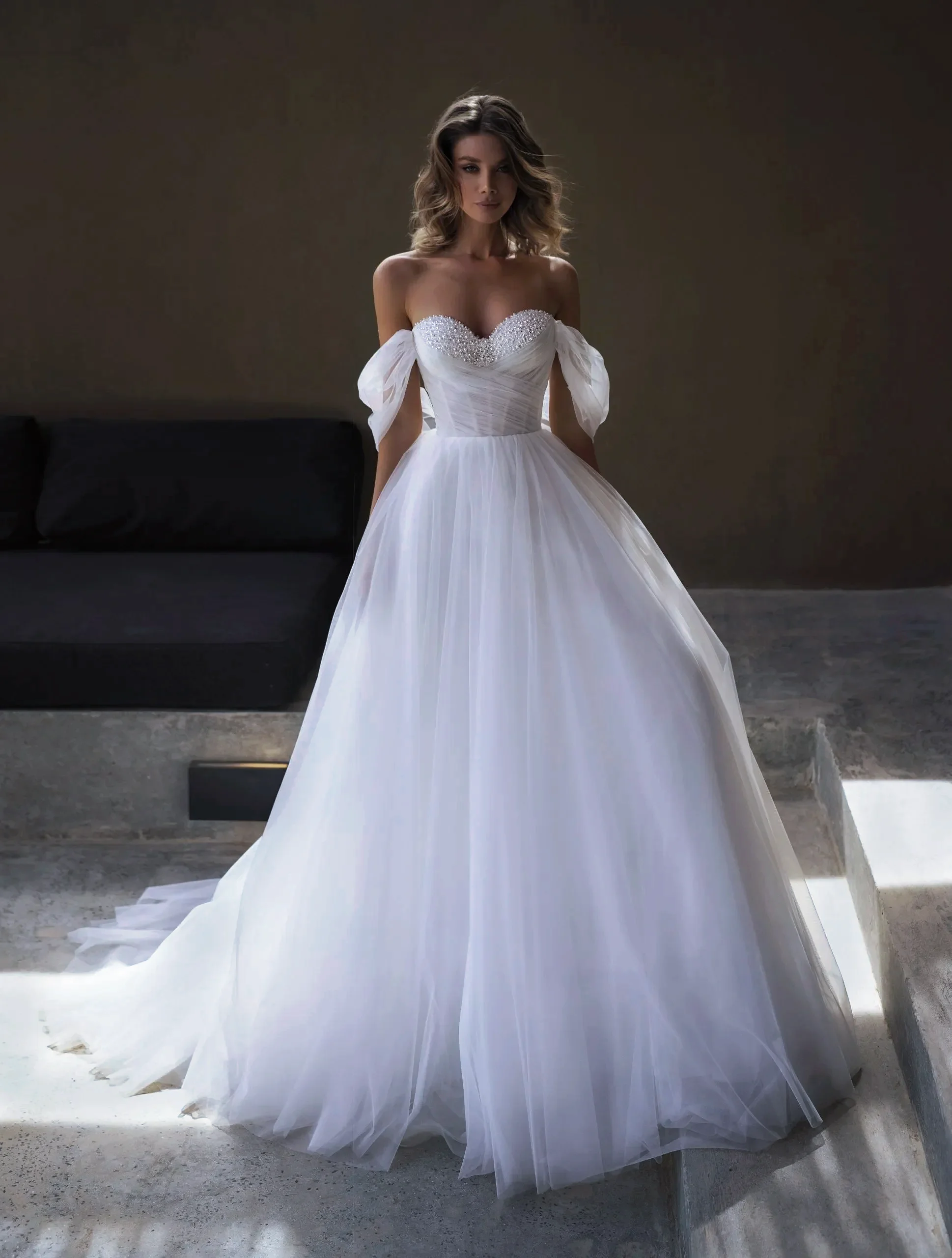 

Customize elegant A-line Bohemian style bridal dress Sexy off-the-shoulder Pearl tulle Princess wedding dress Vestido De Novia