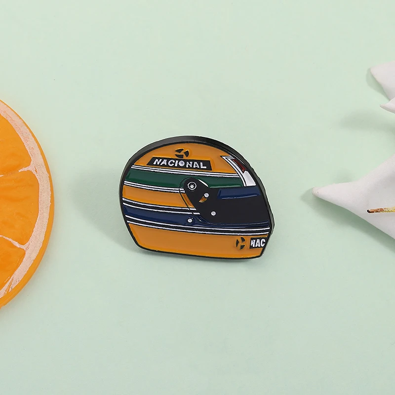 Aryton Senna Racing Helmet Enamel Pin Formula 1 Racing Fan Brooch Lapel Backpack Badge Fashion Jewelry Gift for Friends