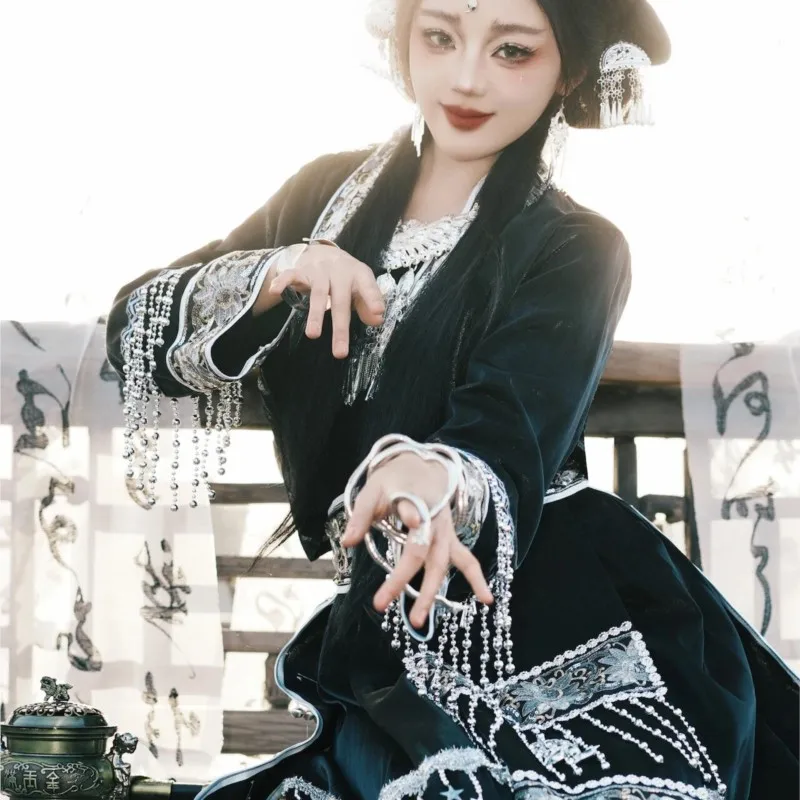 Meisjeskostuums vrouwelijke zwarte etnische exotische reisfotografieshow