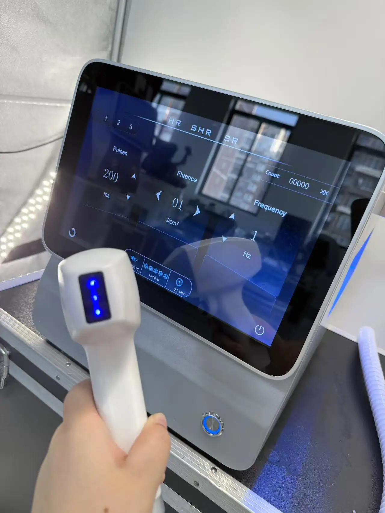 

Gray New Large 808 Diode Laser Hair Removal Machine Alexandertite Laser Screen High-power Permanent Painless Hair Removal