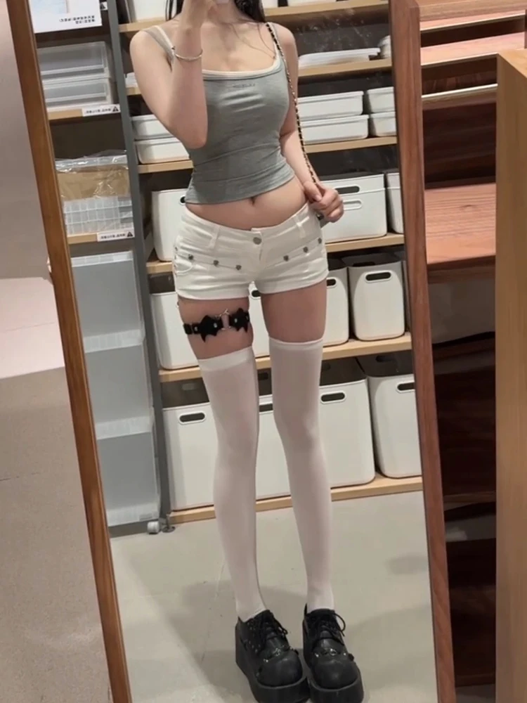 

American Y2K Hot Girl Low Waist White Denim Super Shorts Women Summer 2026 New Slimming Butt A-Line Casual Hot Pants