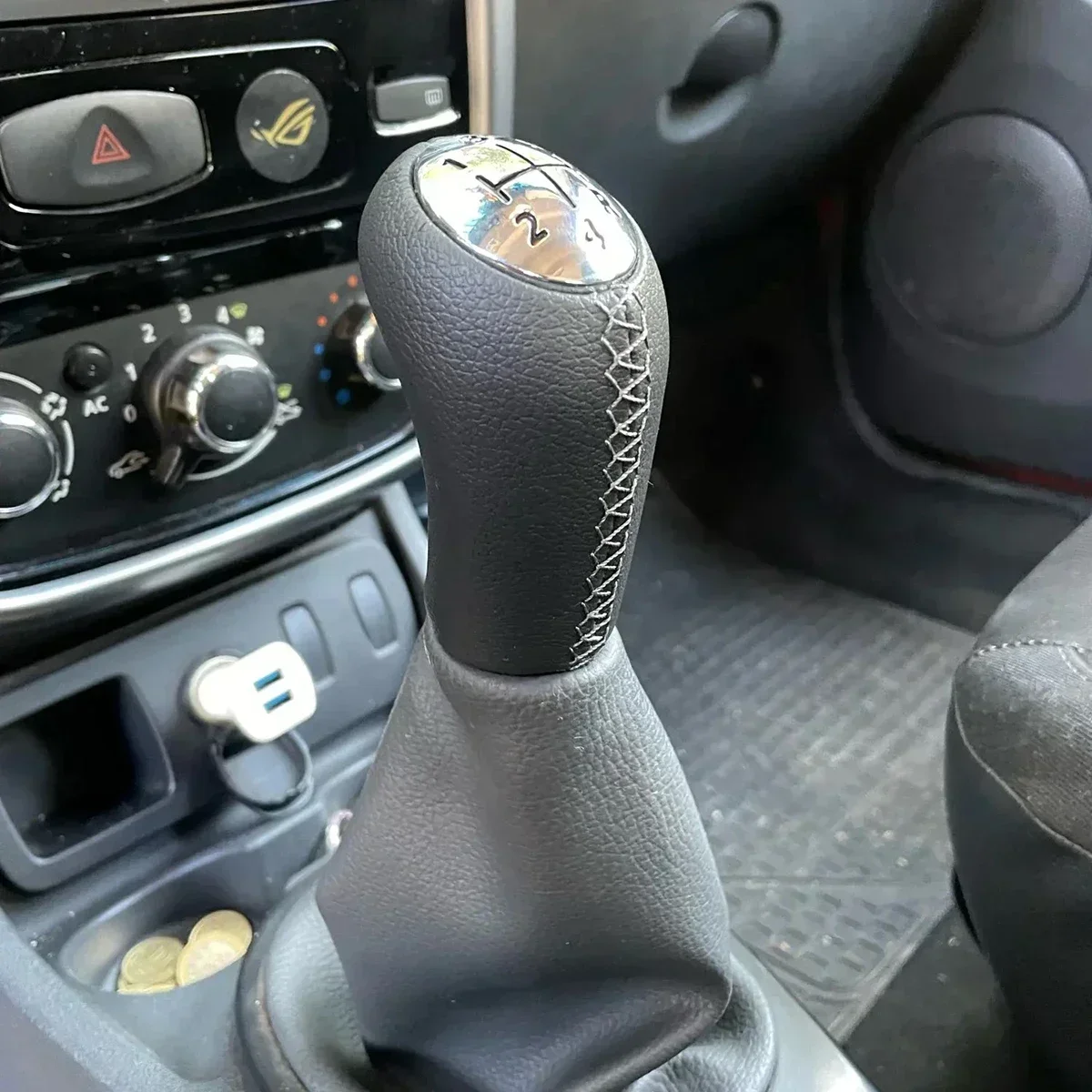MT 5SPEED+R Gear Shift Knob for Dacia Duster 2010- Stepway 2012 Leather Matte Ergonomic Design for Clio 3 Megane Logan 2 sandero