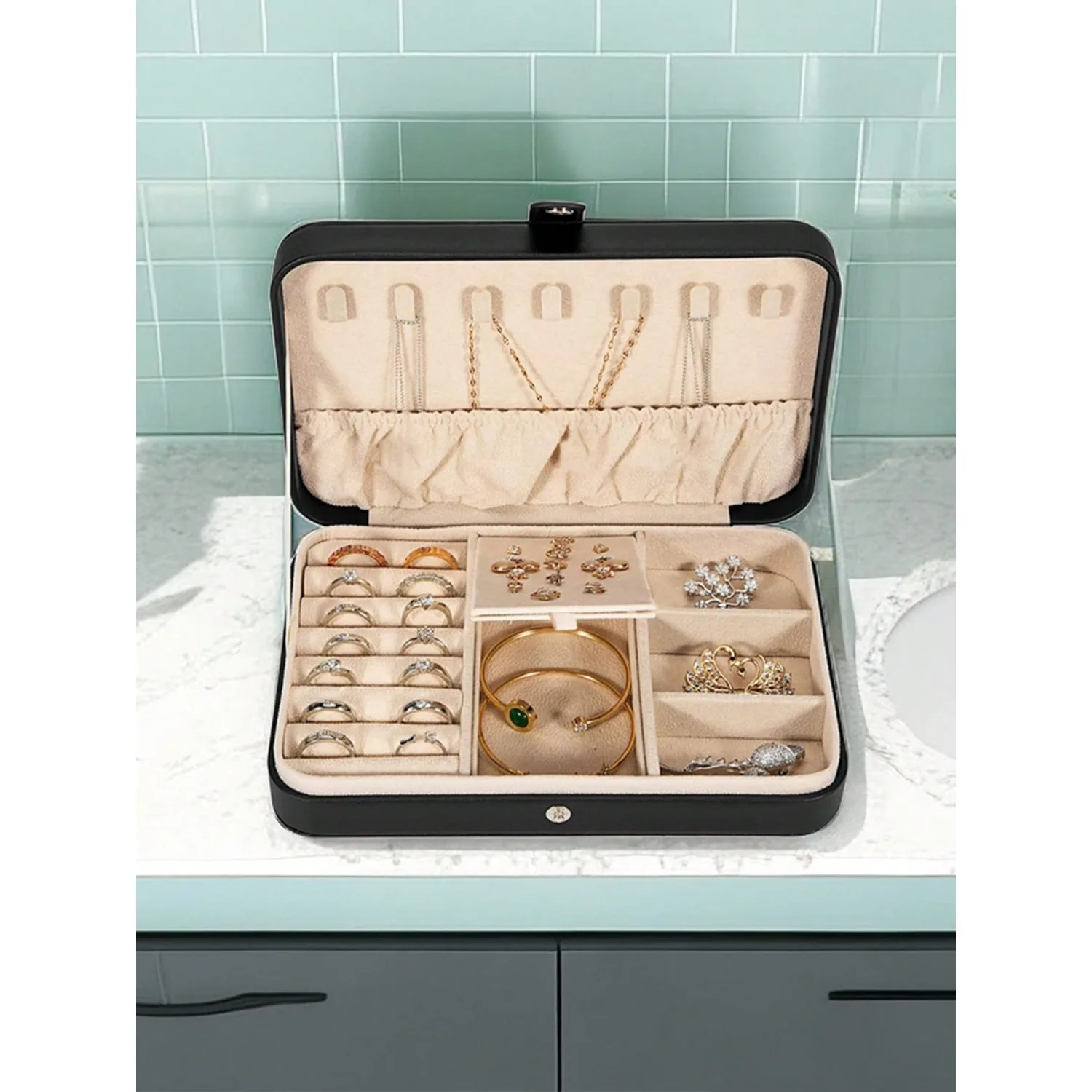 Large-Capacity Luxury Leather Double-Layer Jewelry Storage Box With Layered Design. Suitable For Women/Girls, It Can Store