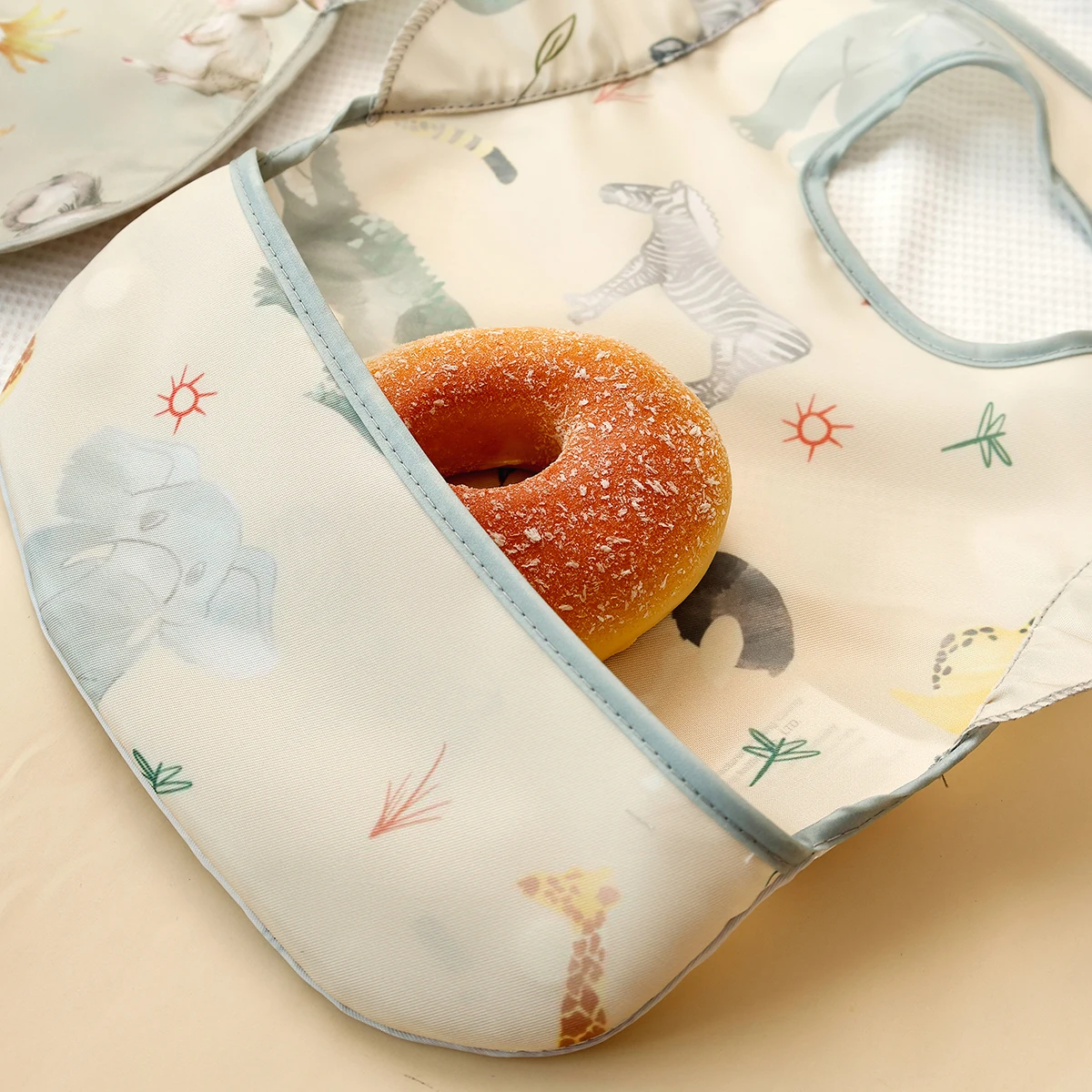 2Pcs/Set 100%Polyester Waterproof Baby Bibs,Lively and Adorable Shoulder Design Sleeveless Smock Feeding Bib Apron