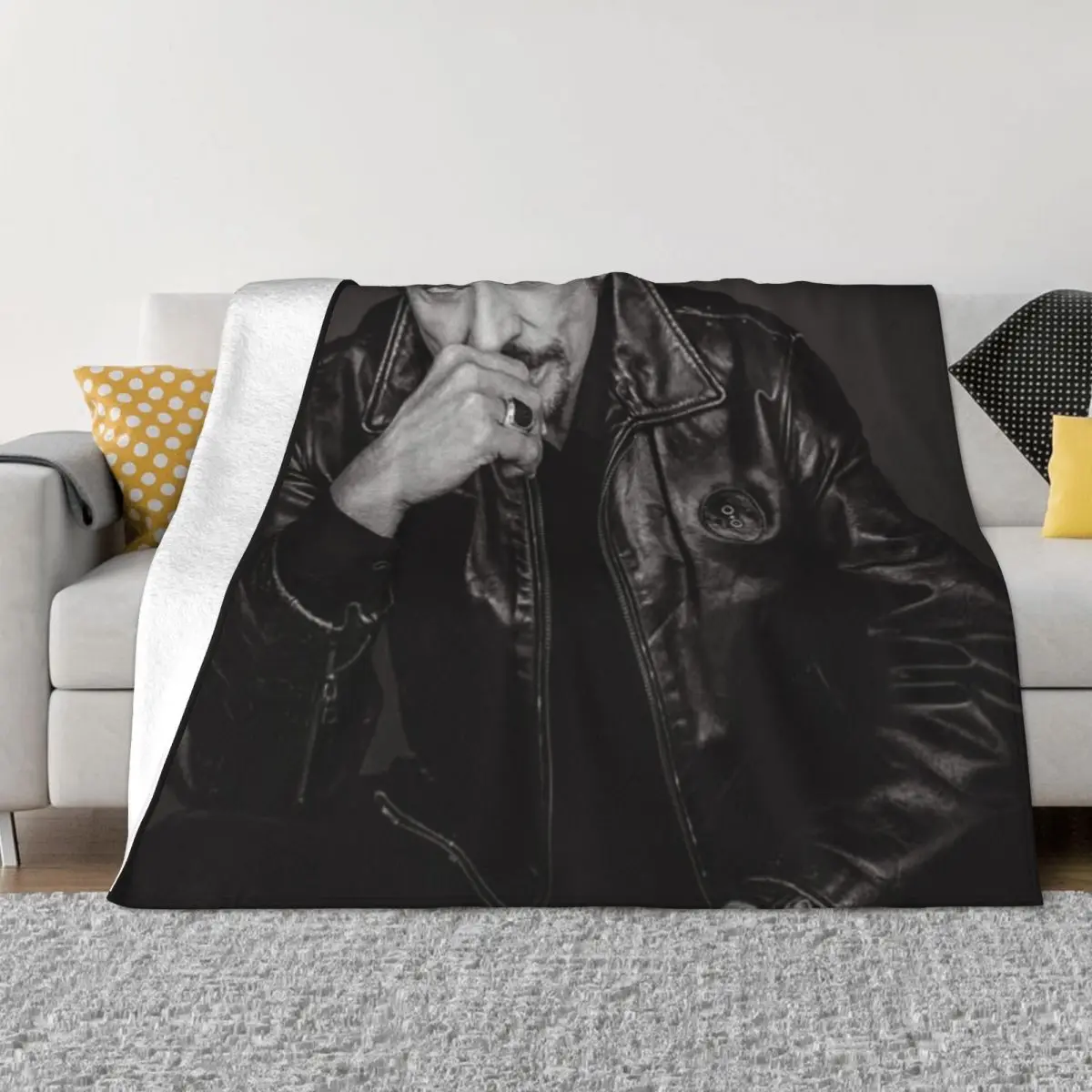 Johnny Hallyday 007…