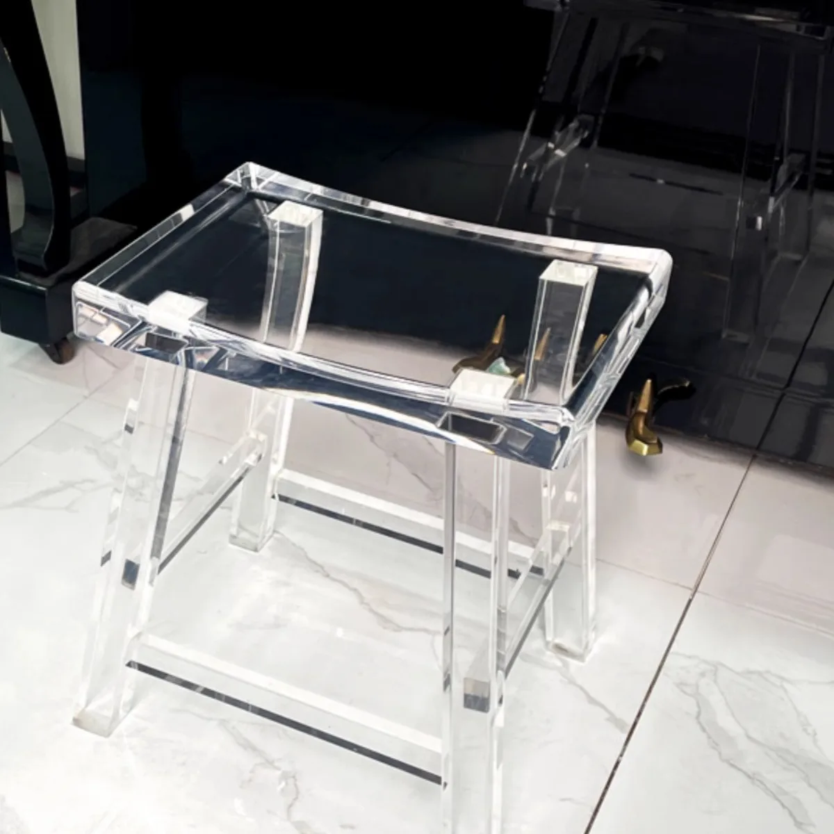 

Acrylic dining chair original design restaurant cafe model room modern simple colored crystal chair