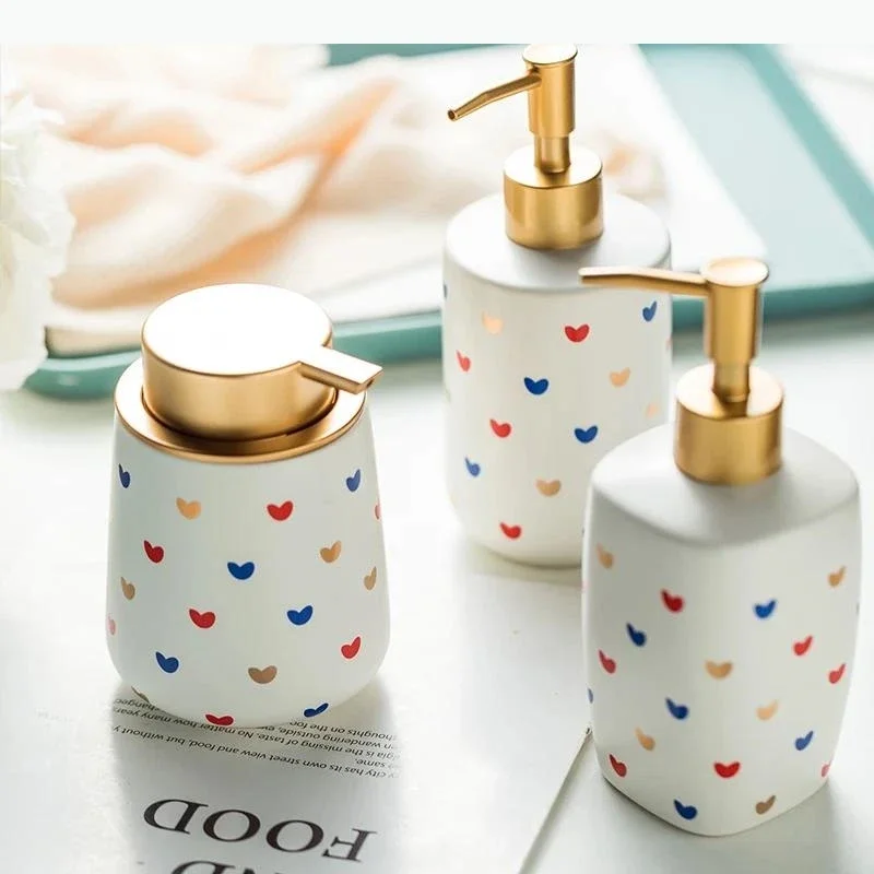 Heart Shaped Pattern Ceramic Lotion Bottle Bathroom Soap Dispenser Hand Wash Bottle Shampoo Bottle Bathroom Supplies