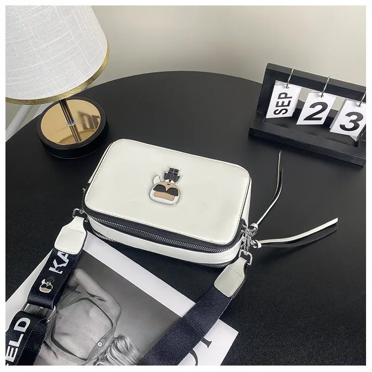 

Women's Handbag Shoulder and Crossbody Versatile, Leather Exterior, Famous Brand Classic Elegant