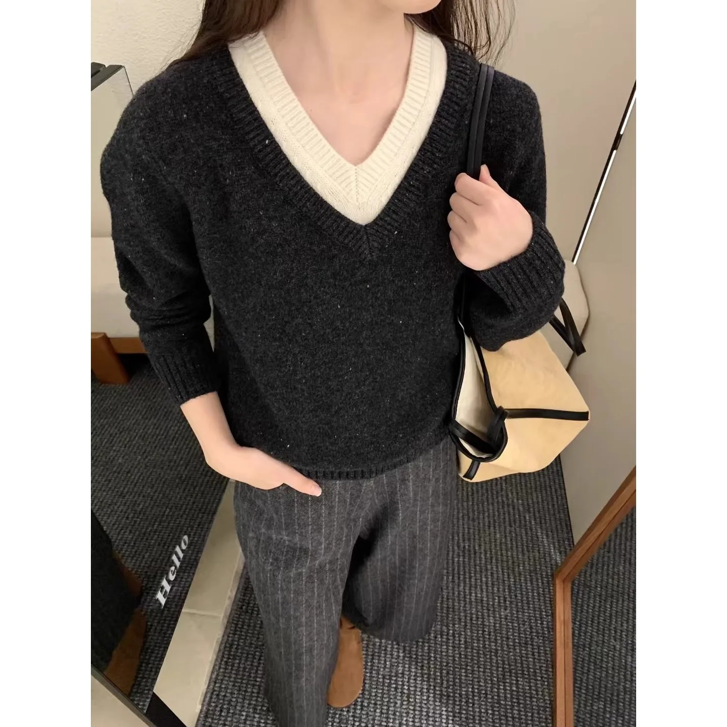 Europe station 2024 autumn winter new fashion color contrast double V-neck 100% wool knit sweater women\'s top