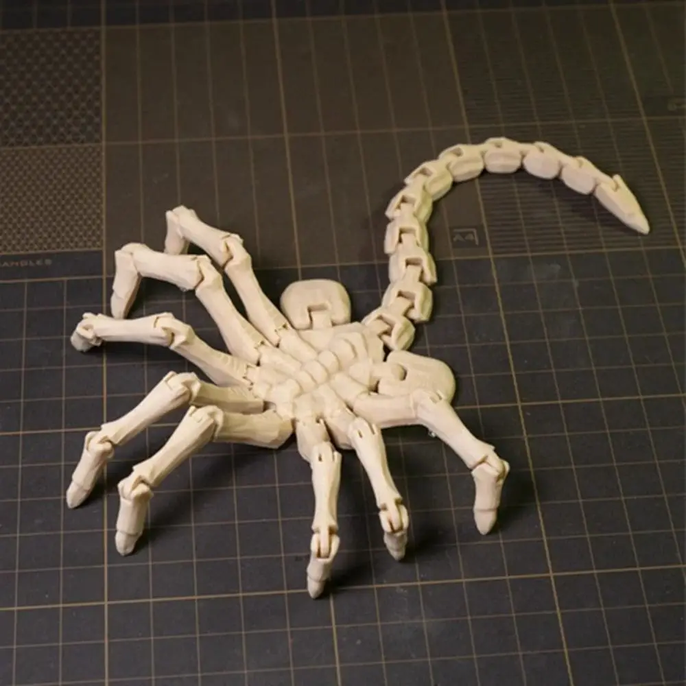 Desktop Decoration Alien Facehugger Model With Flexible Joints Handmade Gifts Alien Face Hugging Insect Model