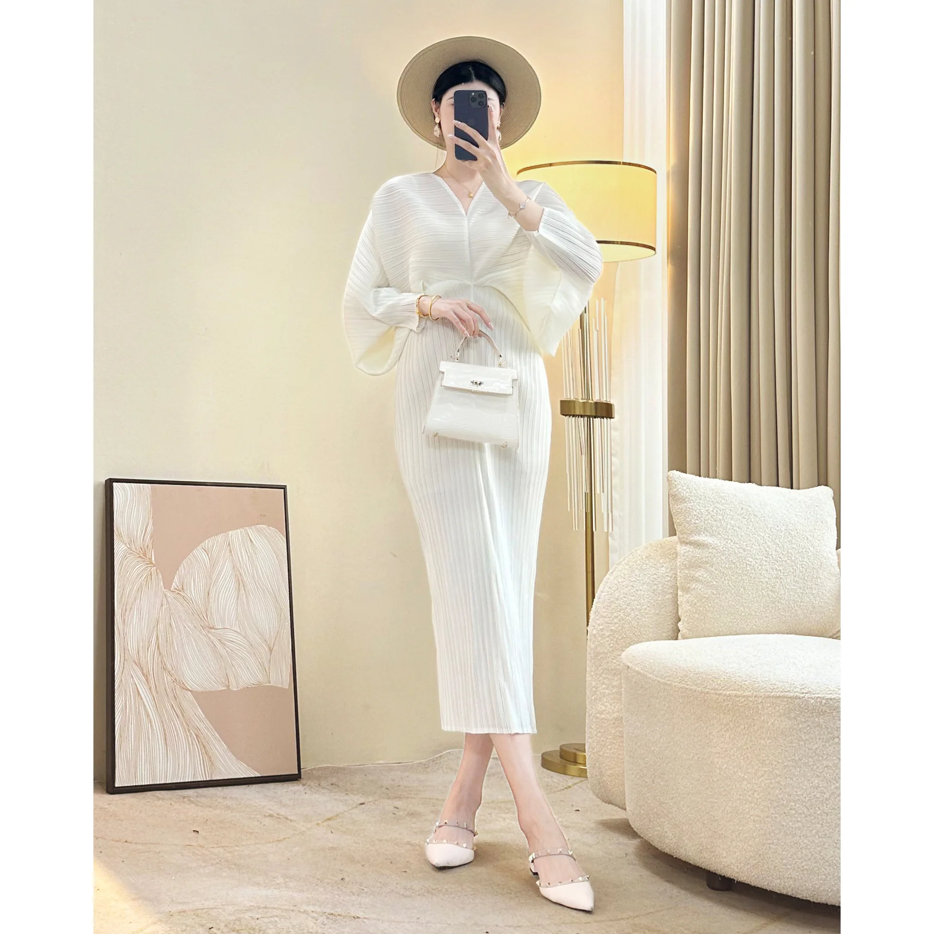 

Elegant Miyake Pleated Midi Dress Batwing Sleeve Loose Fit Minimalist Chic Style Women's Dress