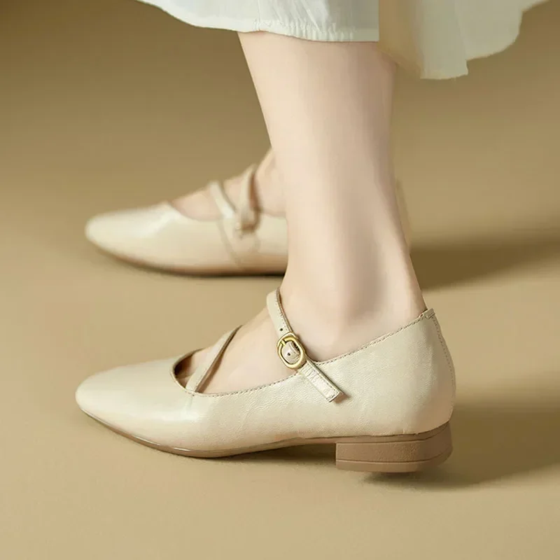 Petites Chaussures en Cuir avec Semelle Souple et Tempérament, Nouvelle Collection