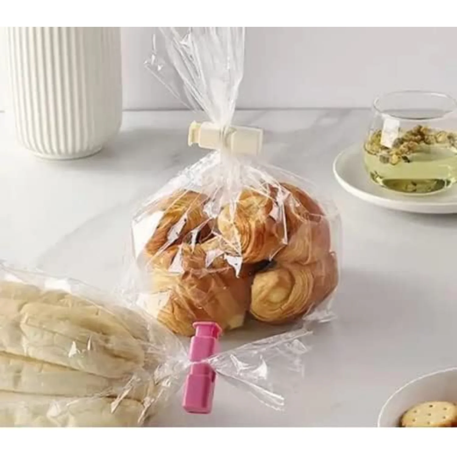 Zoe  Multipurpose Food  Keeping , Bread Bag Cinch Clip\u2013 Press the Spring Sealing Clip, Seal in Food Freshness and  Waste wi