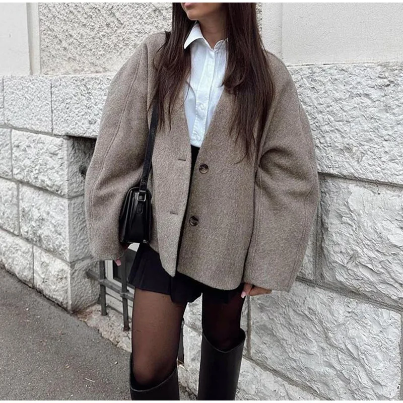 

V-neck Long Sleeved Button Short Jacket 2025 European and American Autumn and Winter Fashionable Women's Commuting Casual Coat