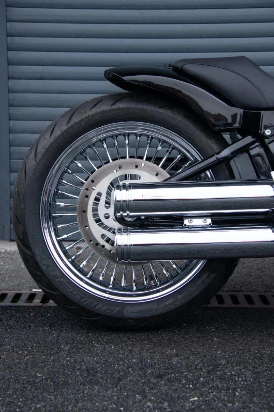 Customizablewheel Sizes.18x5.5 Rear Casting Wheel Chrome Fat Spoke Tubeless Aluminum Wheel For 2012-2026 Softail ModelsAmericanC