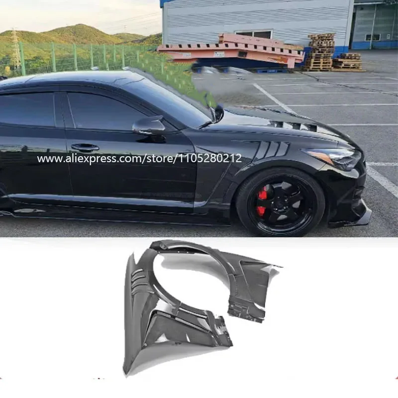 

Подходит для Kia Stinger 2018-2023: Защитные накладки на крылья из карбона (оригинальное расположение), пара (левая и правая)