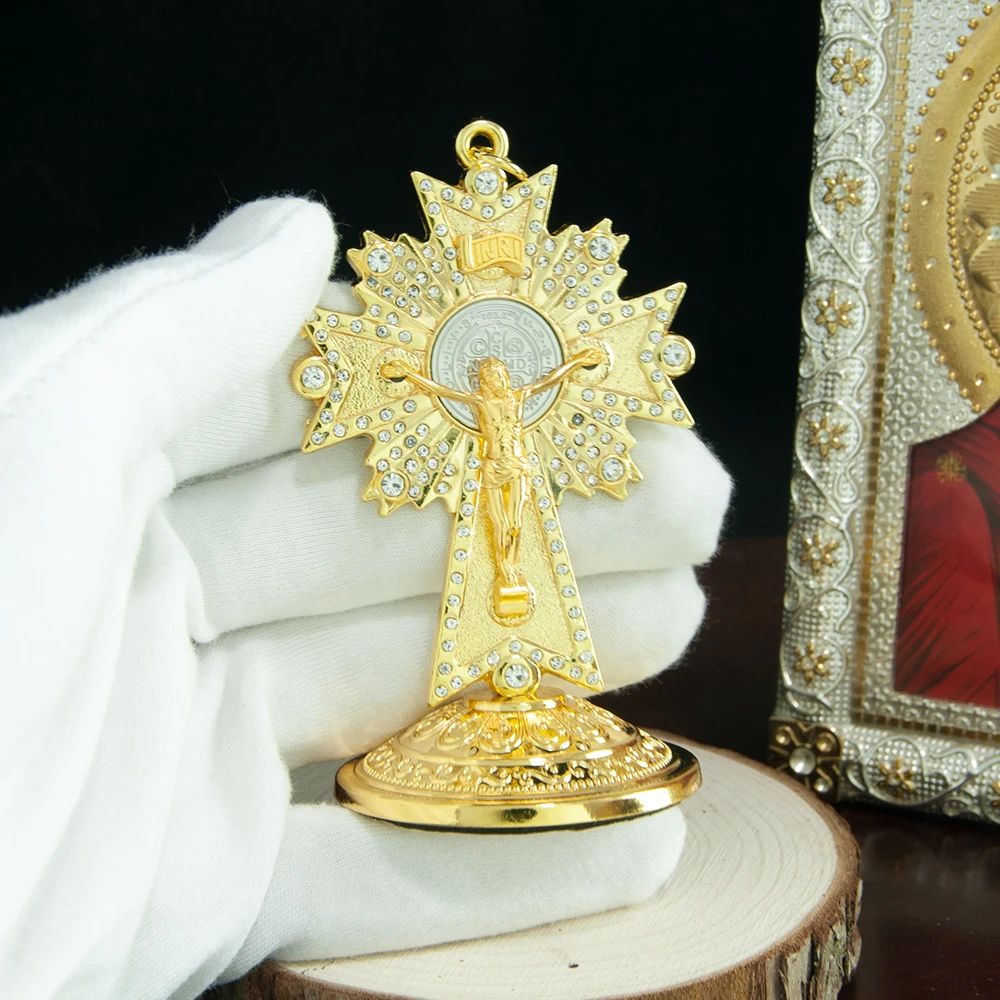 HTISOK Vergoldetes Katholisches Kirchenkreuz mit Ständer, Kirchen-, Heim- und Autodekoration, Jesus-Kruzifix, religiöses Kunsthandwerk, Geschenk – Detail 2