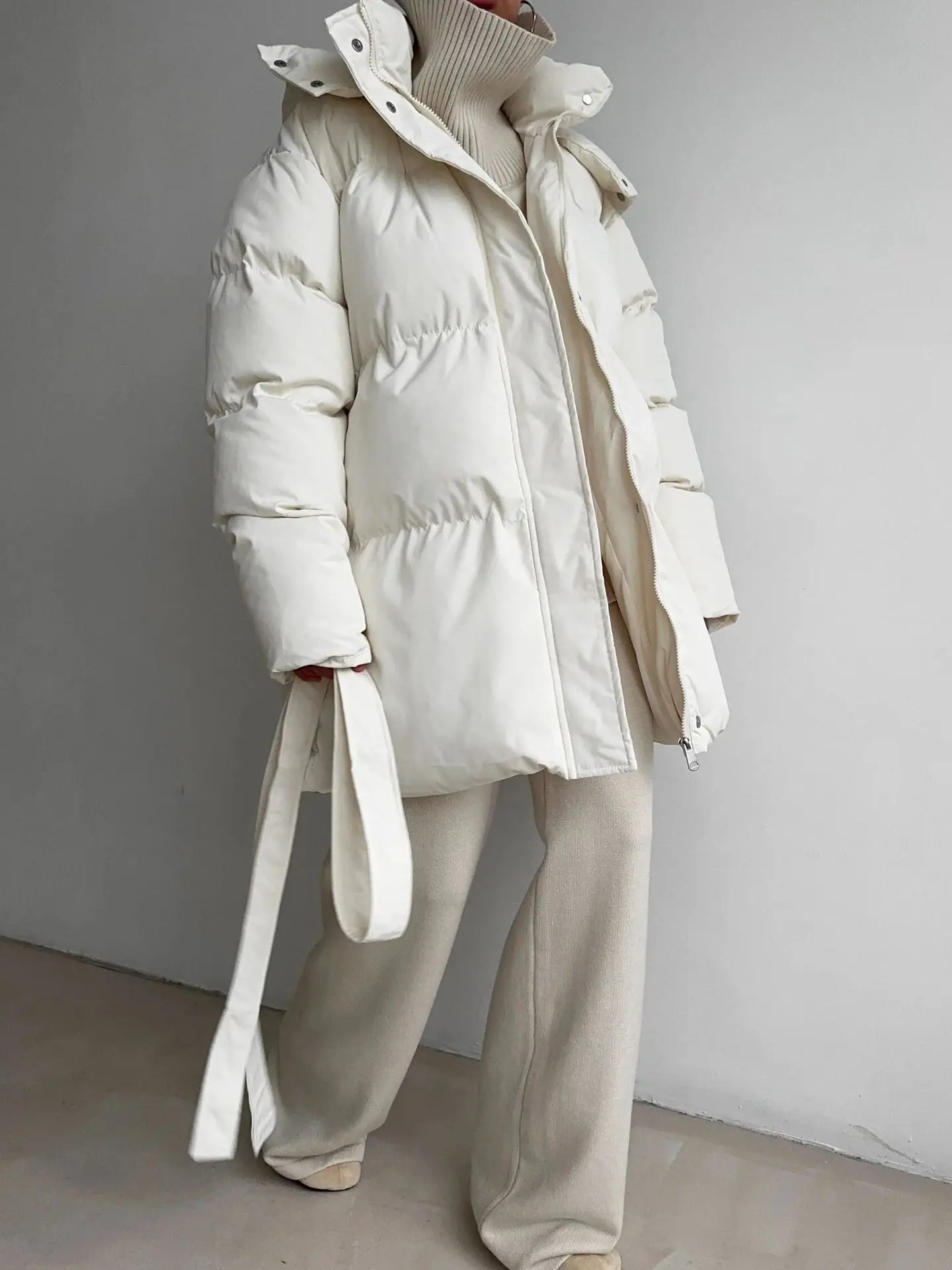 الشتاء مقنعين الدانتيل يصل منتصف طول أسفل سترة الإناث سميكة الدافئة جيب الستر النساء الأبيض بطة أسفل سستة فضفاضة باركر أبلى