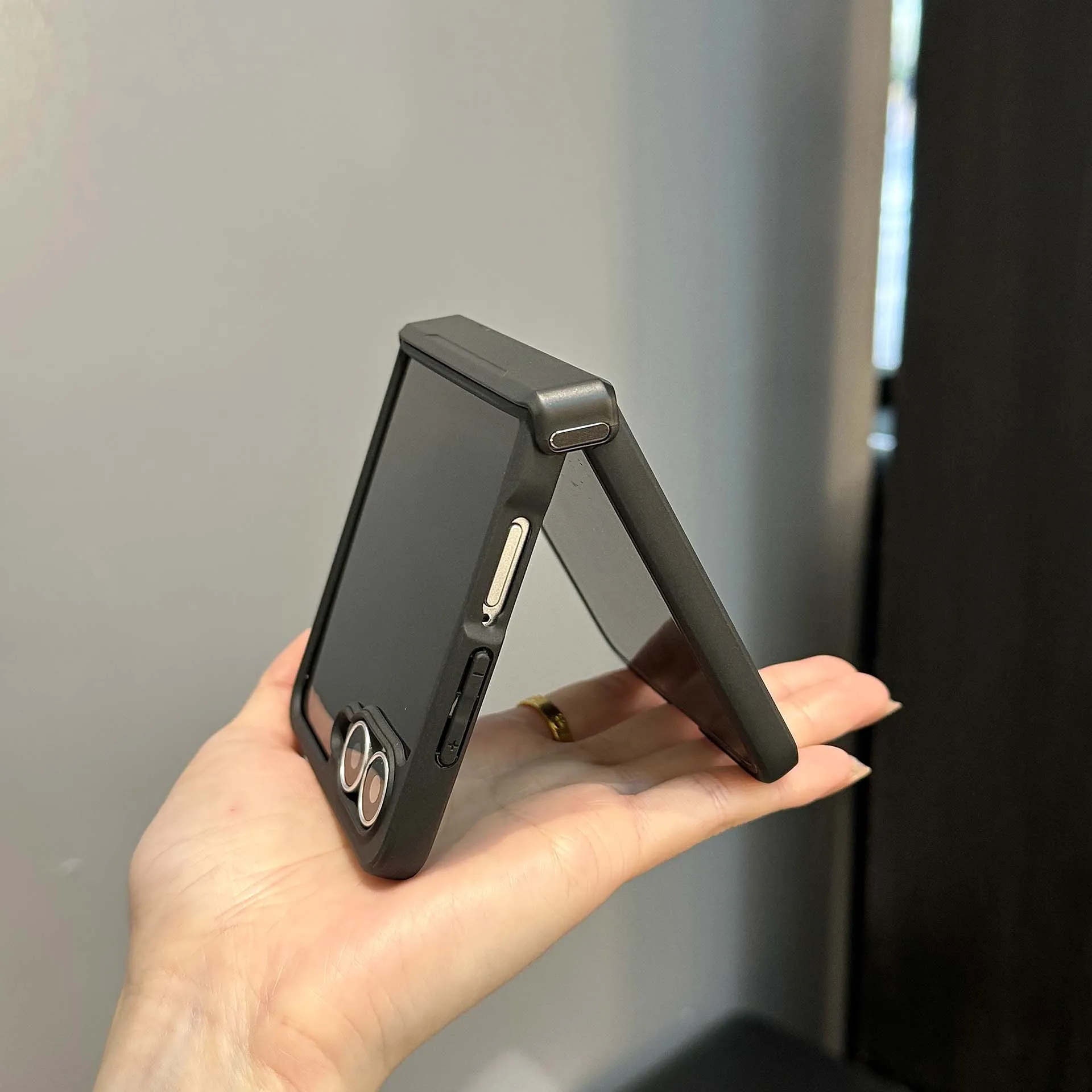 Clear Magnetic Phone Case for Samsung Galaxy Z Flip 7 Black Soft Silicone Border Folding Hinge Wireless Charging Protect Cover